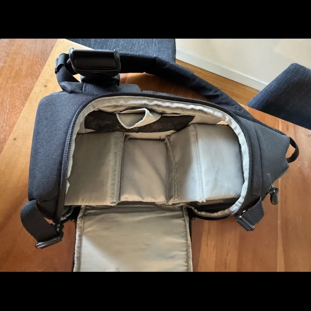 Black lowepro Lens/Accessory Camera Bag nwt